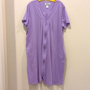 Anthony Richards Short Sleeve Zip Front Robe. XL